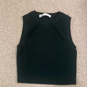 Green Zara knit cropped tank. Size medium, but fits like a small.